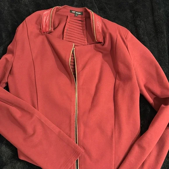 Jacket - Picture 1 of 3